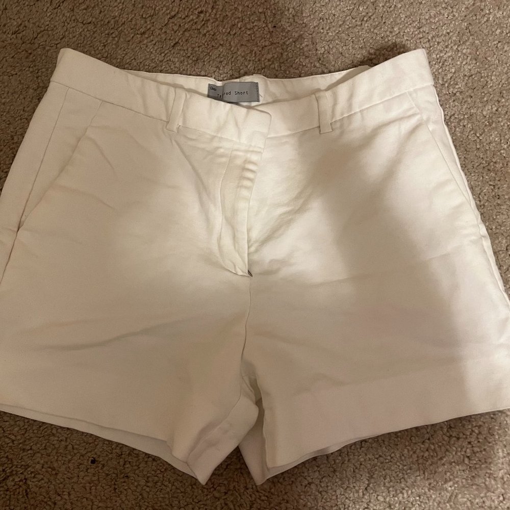Gap Shorts - white (size 6R)